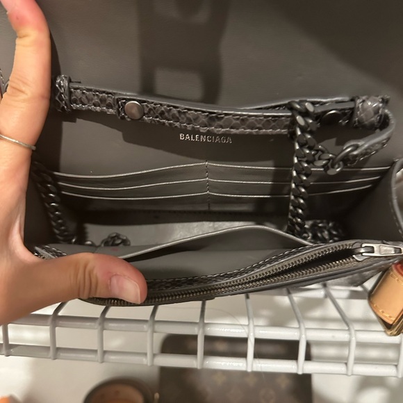 Balenciaga wallet on a chain (used once) - Picture 6 of 6